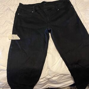 1822 Denim Black Skinny Jeans